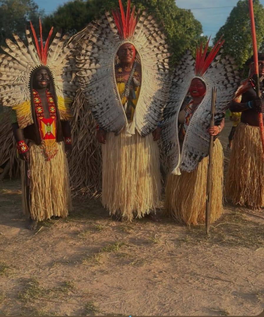 grupo-shanenawa-maos-dadas